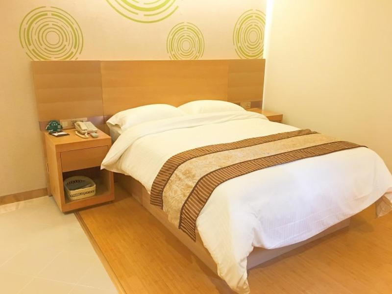 Greentree Inn Jiangxi Fuzhou Gandong Bridge Express Hotel Kültér fotó