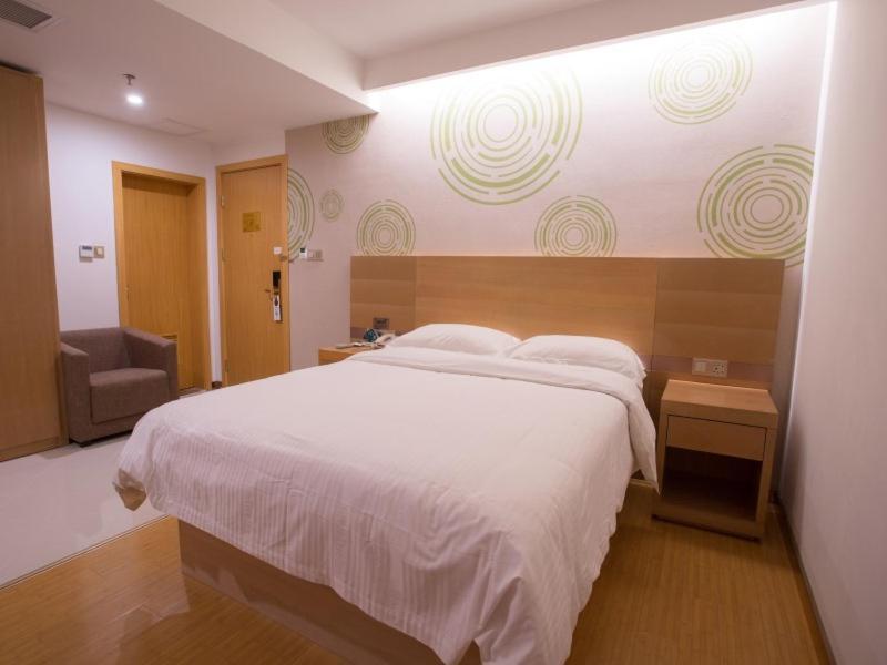 Greentree Inn Jiangxi Fuzhou Gandong Bridge Express Hotel Kültér fotó