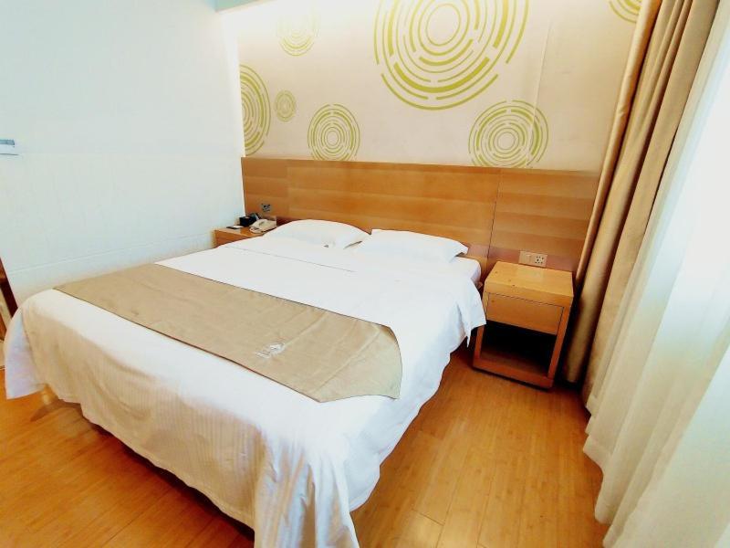 Greentree Inn Jiangxi Fuzhou Gandong Bridge Express Hotel Kültér fotó