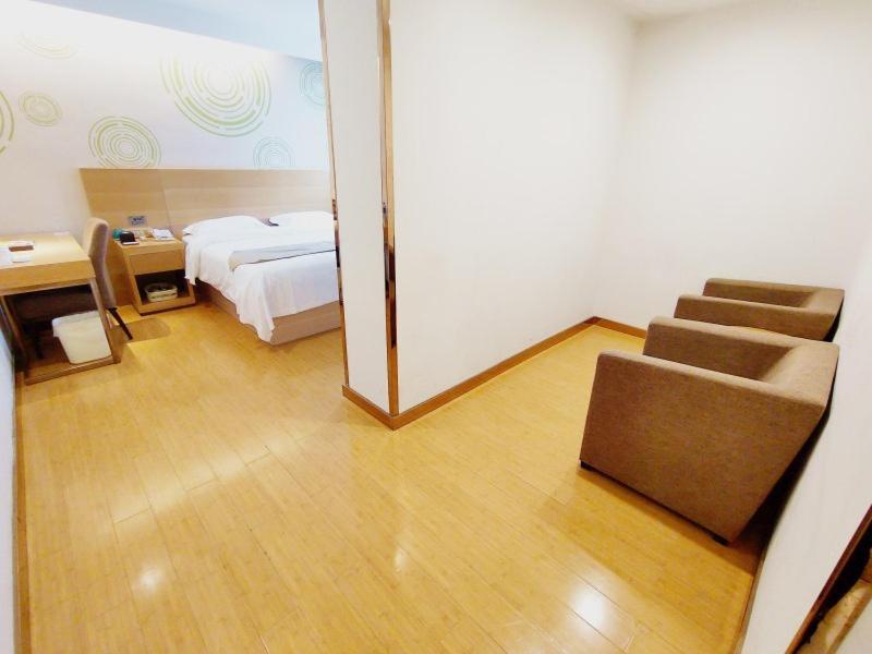 Greentree Inn Jiangxi Fuzhou Gandong Bridge Express Hotel Kültér fotó
